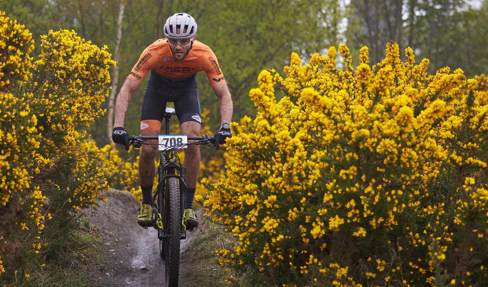 Dariusz on a mountain biking ride — endurance training session (photo 13 of 17)