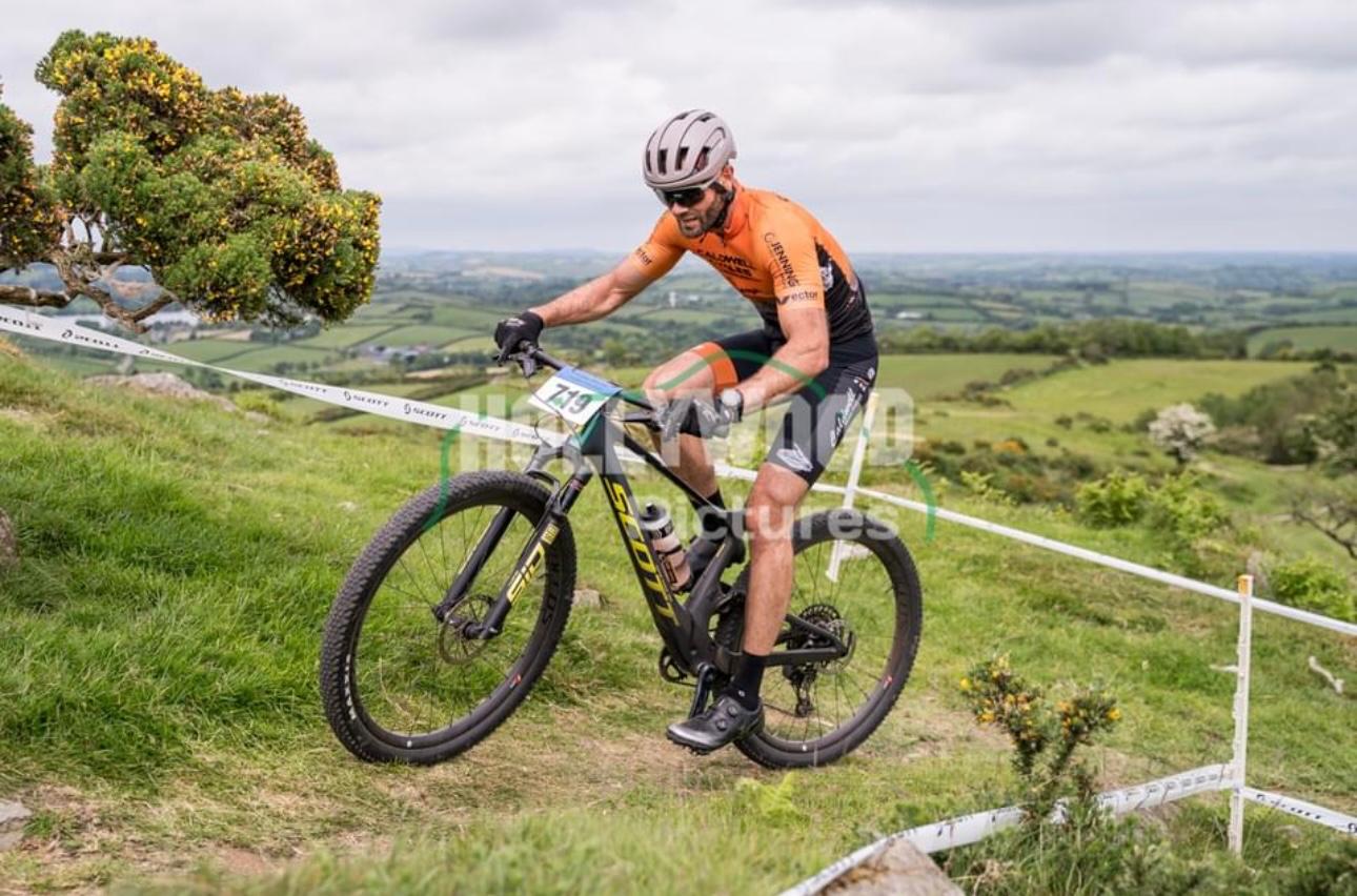 Dariusz on a mountain biking ride — endurance training session (photo 16 of 17)