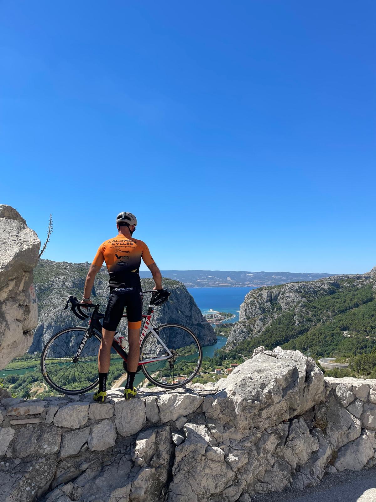 Dariusz on a mountain biking ride — endurance training session (photo 5 of 17)