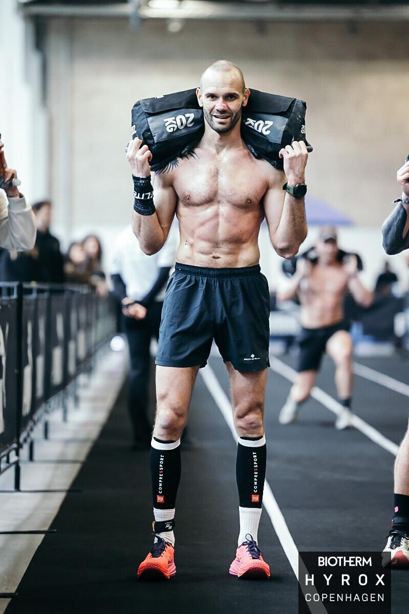 Dariusz competing in a HYROX functional fitness event (photo 19 of 22)