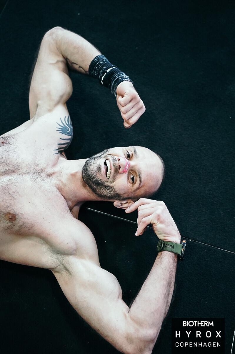 Dariusz competing in a HYROX functional fitness event (photo 22 of 22)