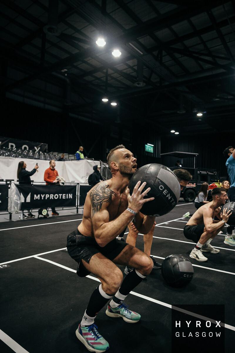Dariusz competing in a HYROX functional fitness event (photo 11 of 22)